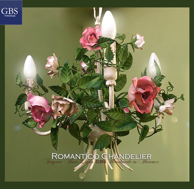 Piccolo Lampadario Romantico a 3 luci, rose rosa