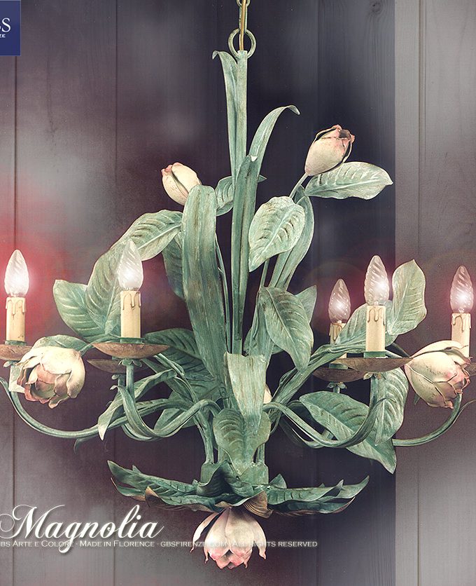 Magnolia. Lampadario a 6 Luci. Ferro battuto e decorato a mano. Tempera. Design: Renee Danzer. Made in Italy